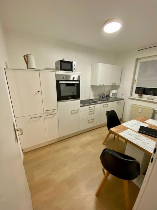 Stilvolle Ferienwohnung Mit Stellplatz Wlan Free Netflix Naehe Bahnhof Цвикау Екстериор снимка