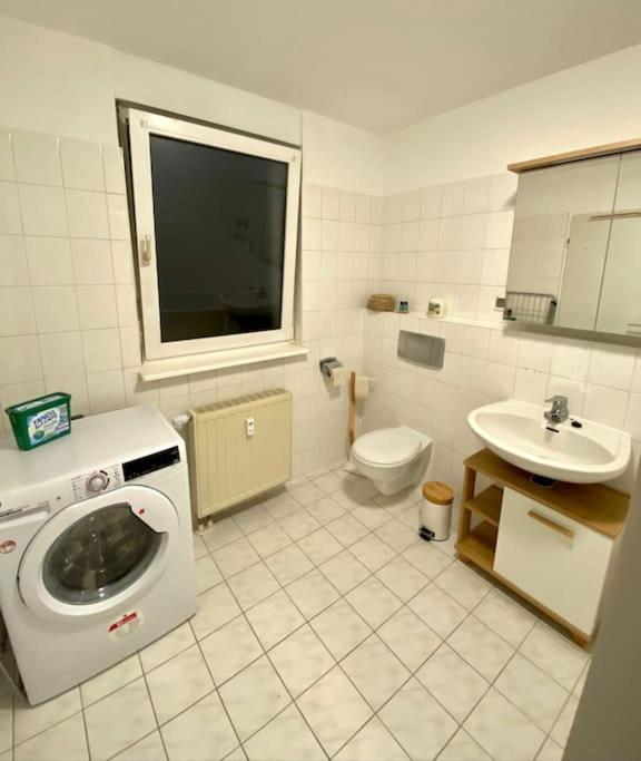 Stilvolle Ferienwohnung Mit Stellplatz Wlan Free Netflix Naehe Bahnhof Цвикау Екстериор снимка