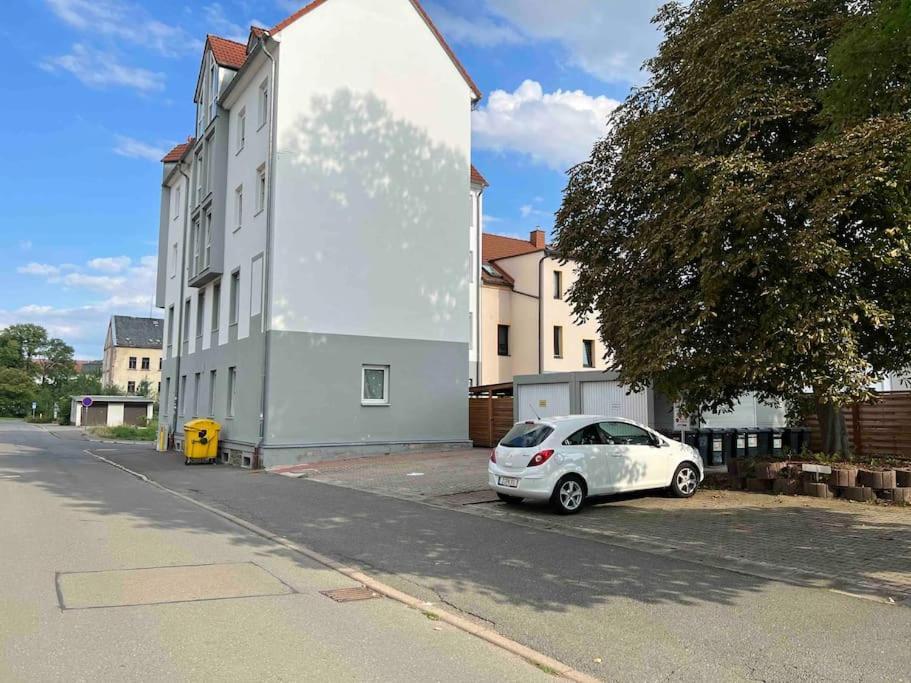 Stilvolle Ferienwohnung Mit Stellplatz Wlan Free Netflix Naehe Bahnhof Цвикау Екстериор снимка